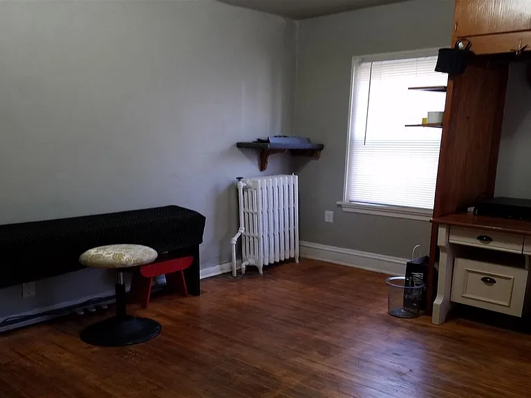 932 Emerald St #1B — Photo 6