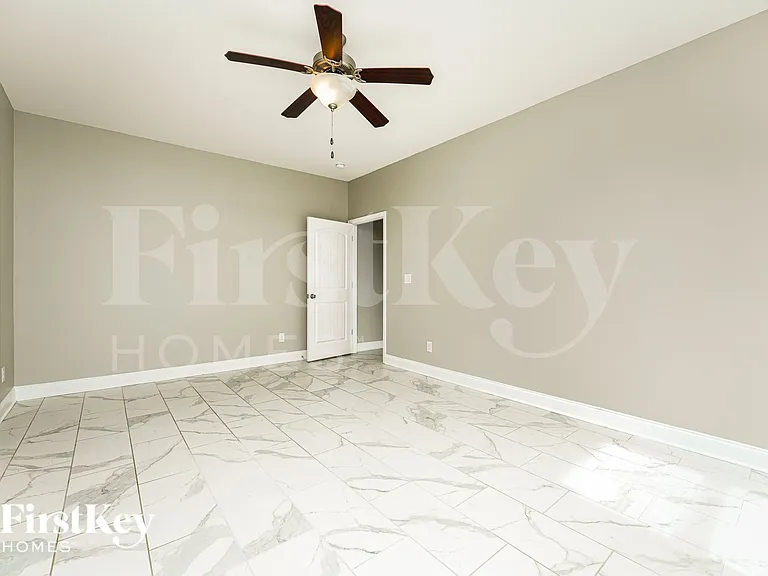 100 Orchard Ln — Photo 9