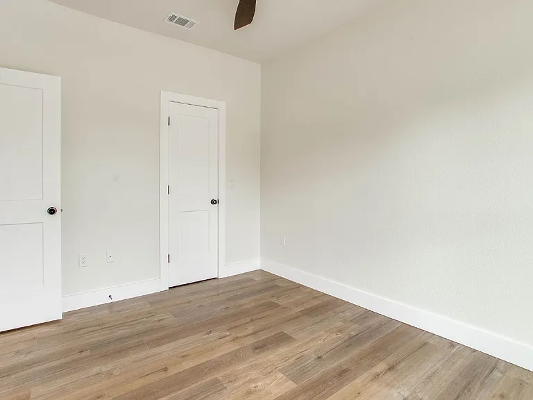 16 S M St — Photo 13