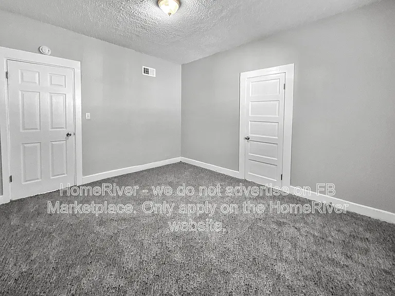 1621 E Kelly St — Photo 14