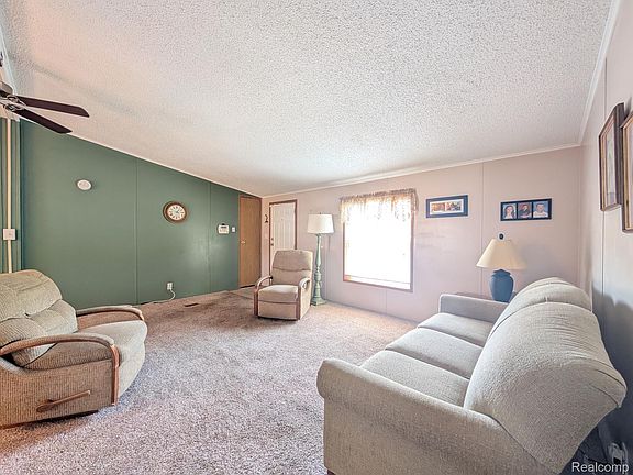 3rd image of 59 Foxpointe Ct