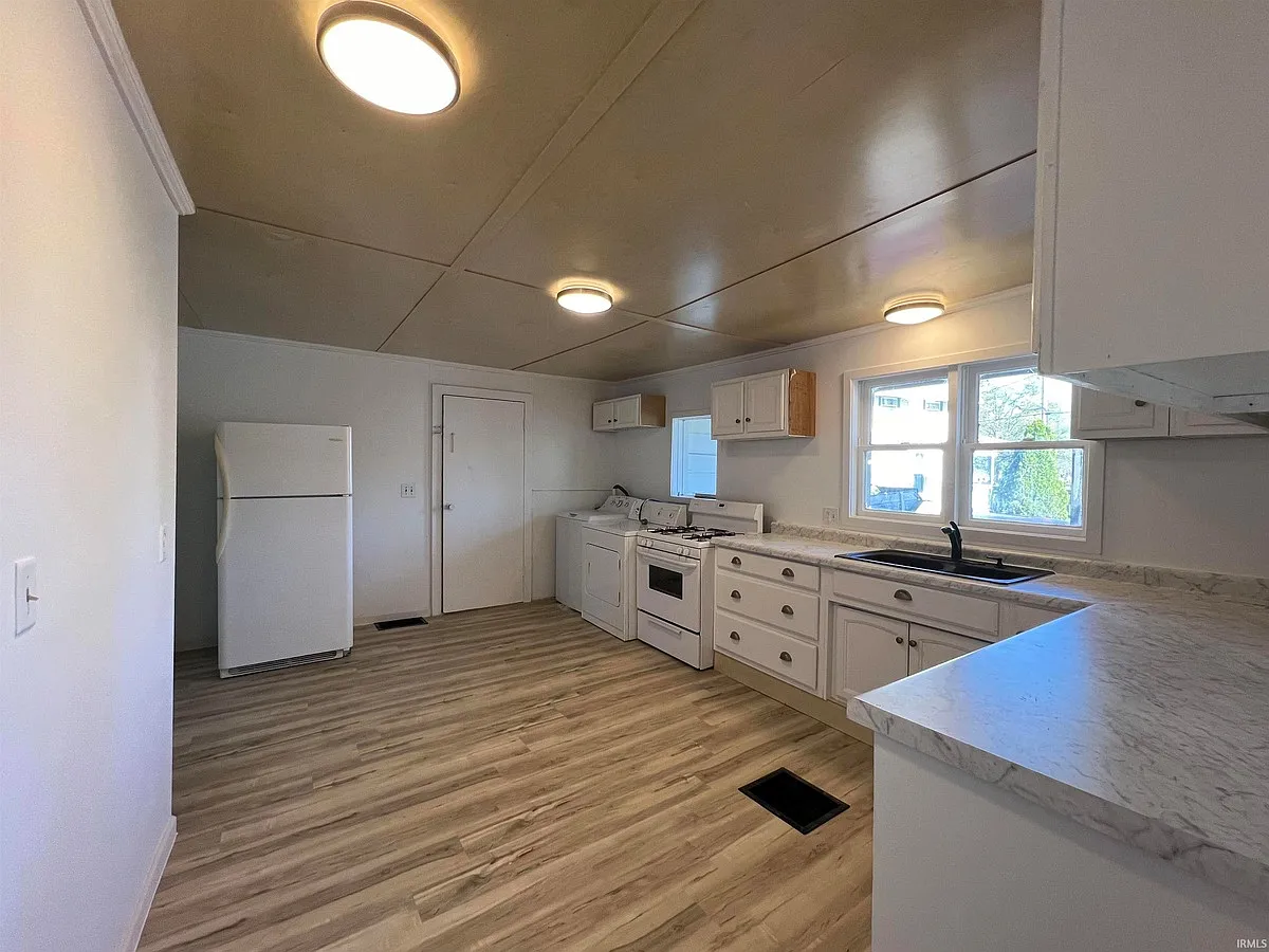 3 bed, 1444 sqft, $1,299 — Photo 3