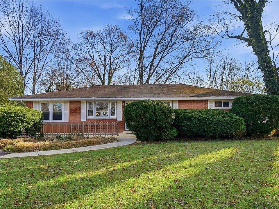 1st image of 122 Parkhurst Rd