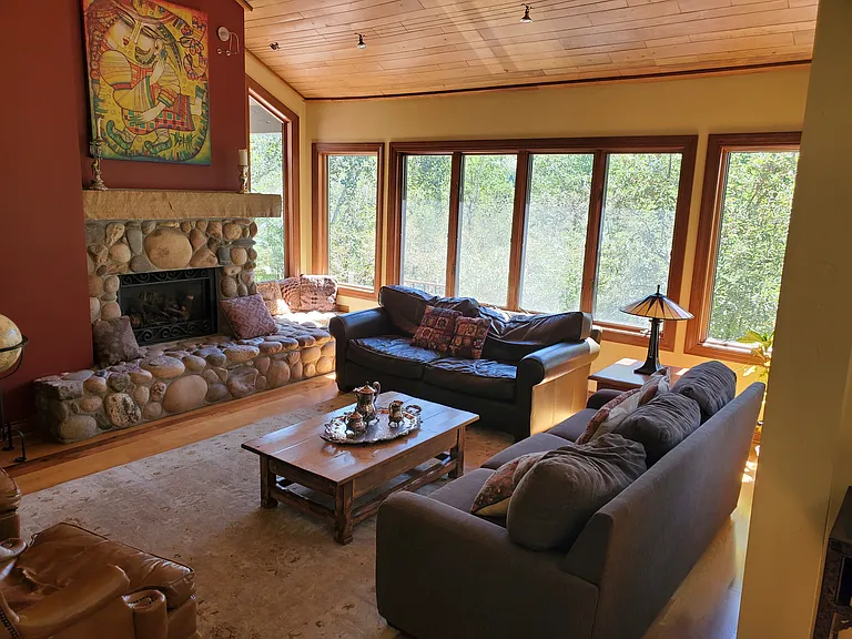 210 Valverdant Ct — Photo 2