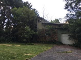 1048 Clearfield Rd, Nazareth, PA 18064