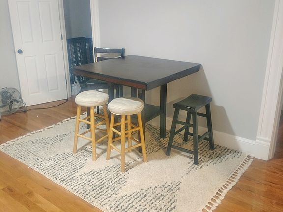 3rd image of 185 S Cypress Ave #1