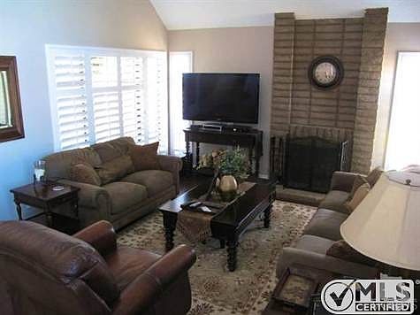Huge vaulted ceilings in living room.