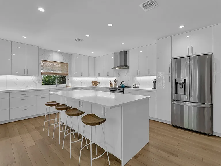 3902 Sabal Palm Dr — Photo 11