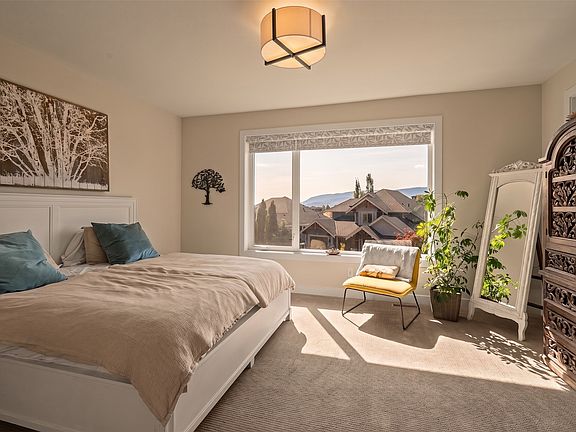3rd image of 1349 Rocky Point Dr #8