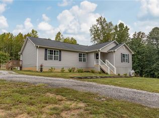 1394 Falls Rd, Victoria, VA 23974