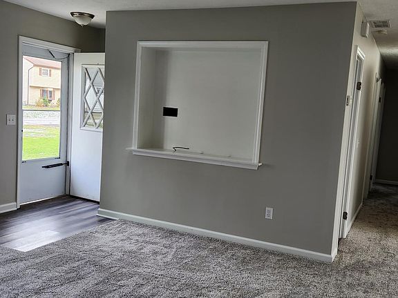 4th image of 5590 Deerborn Ave