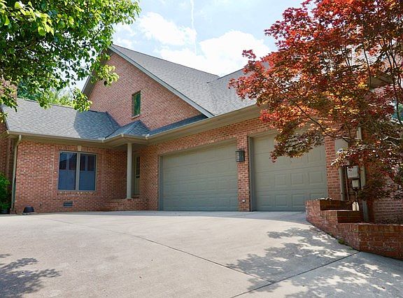 3rd image of 4405 Plantation Dr