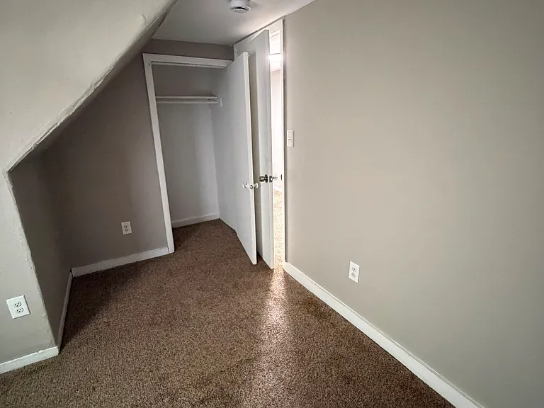 325-327 N Broad St #4 — Photo 14