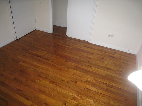 5th image of 31-23 23rd Ave