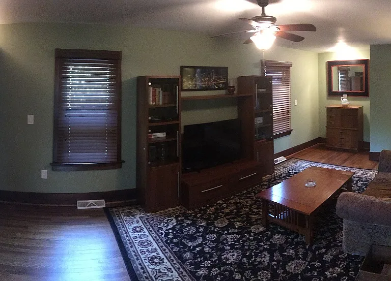 living room/bedroom