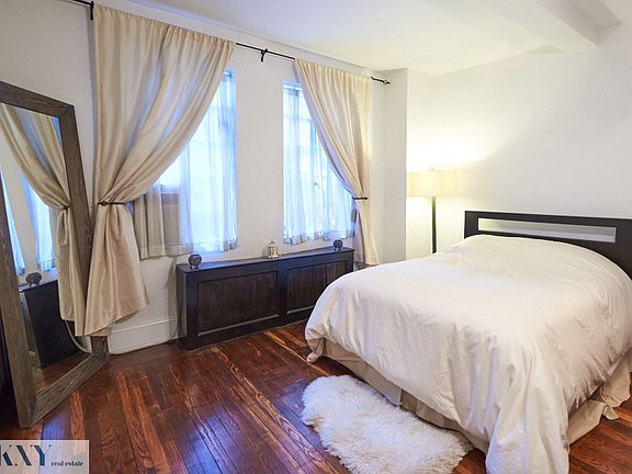 4th image of 312 E 42nd St #313