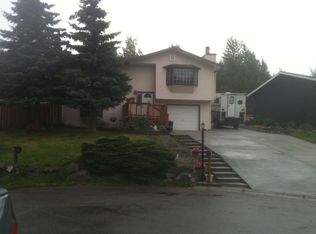 9511 Dundee Cir, Anchorage, AK 99502