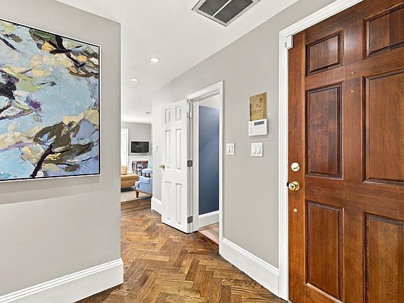 3rd image of 76 Marlborough St #4