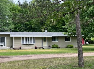 5594 Rivers 22nd Rd, Gladstone, MI 49837