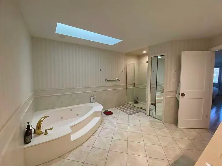 137 Foxwood Dr — Photo 12