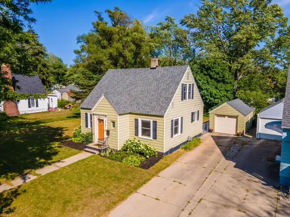 2940 Roosevelt Rd, Muskegon, MI 49441