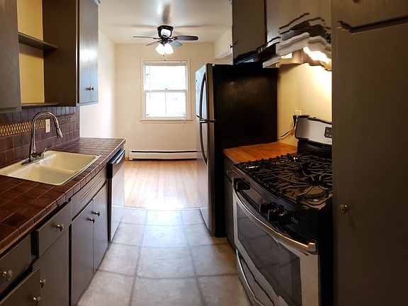 2nd image of 716 W 38th St APT 202