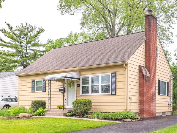 4111 Ashgrove Dr, Grove City, OH 43123