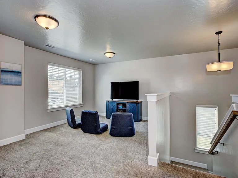 2580 E Blackstone Dr — Photo 25
