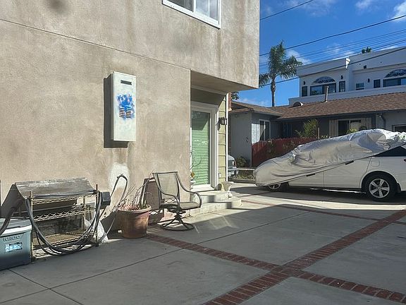 2nd image of 731-33 1/2 Beryl St #731