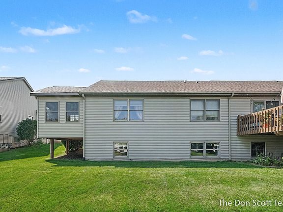 3rd image of 210 Heatherview St NW