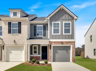 111 Village Green Dr, Adairsville, GA 30103