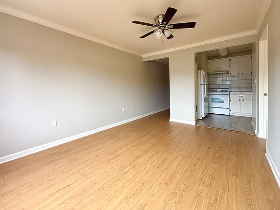 3rd image of 1518 N Avenue 46 #106