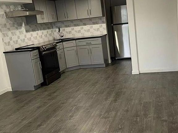 3rd image of 185-05 Booth Memorial Ave Floor 1