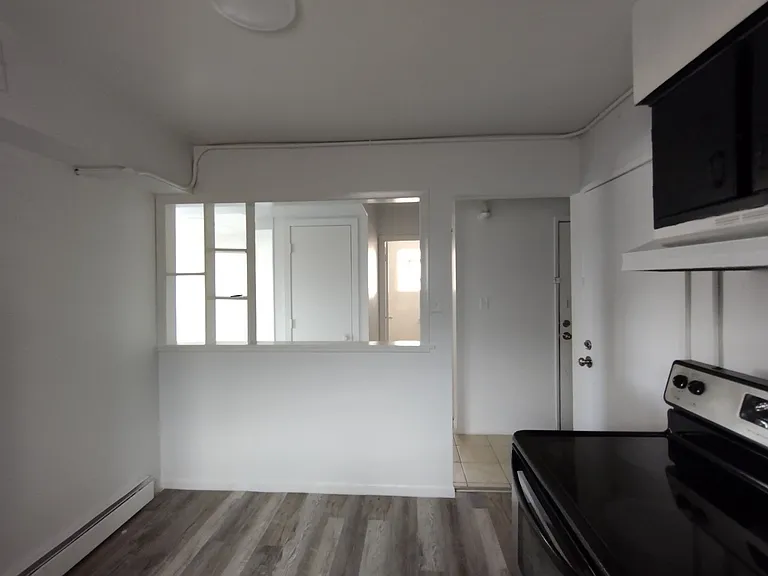 4744 Rose St #2R — Photo 5