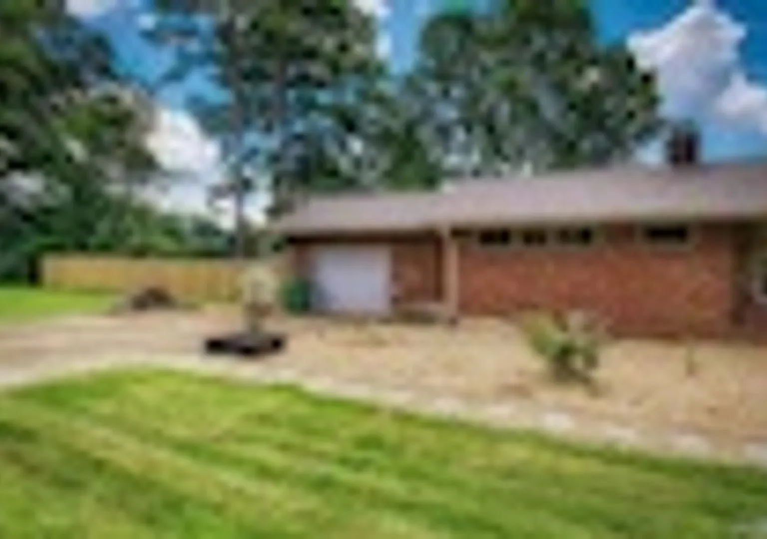 Charming brick rancher on a stunning 3/4-acre lot in Huntsville! **6 month lease only** — Photo 2