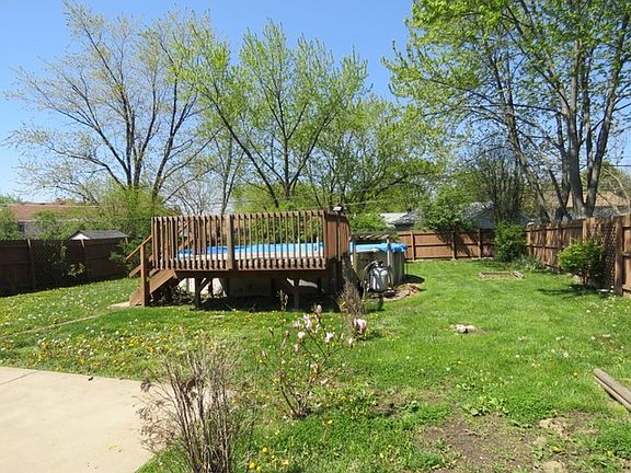 3rd image of 536 Newberry Dr