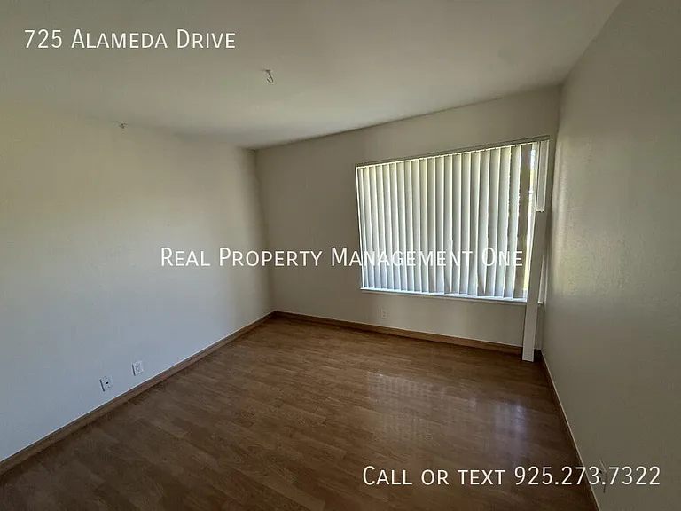 725 Alameda Dr — Photo 11