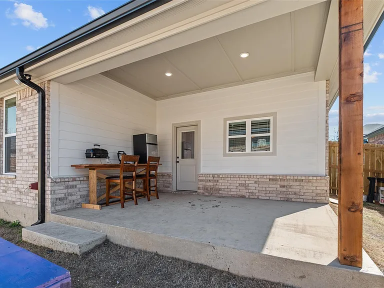3067 Royal Garden Rd — Photo 16
