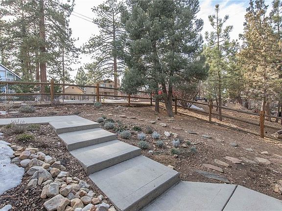 4th image of 228 Turlock Dr