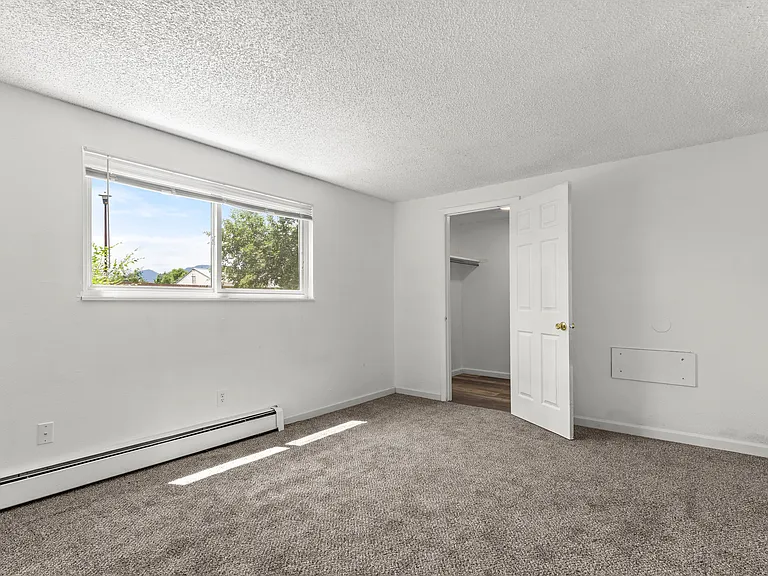 Mohawk Green Apartments — Photo 49