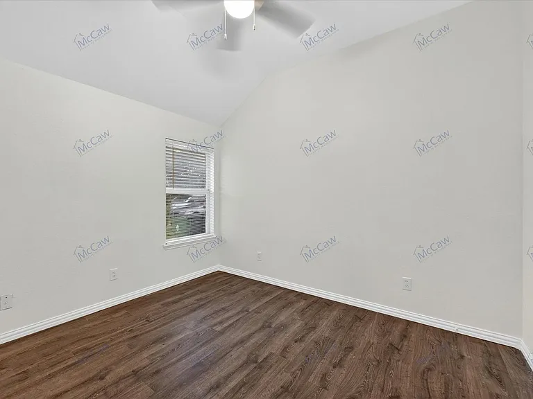 342 Leisure Ln — Photo 4