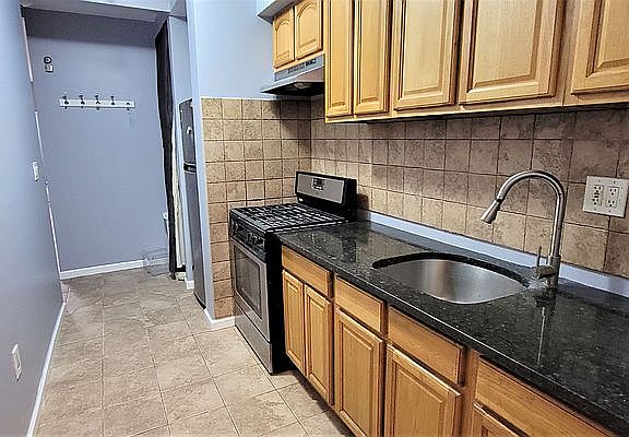 3rd image of 518 Eastern Pkwy #1R