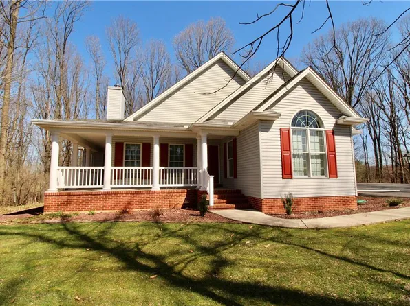 6285 Hilltop Rd, Orefield, PA 18069