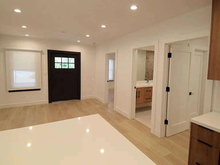 317 Ocean Park Blvd — Photo 17