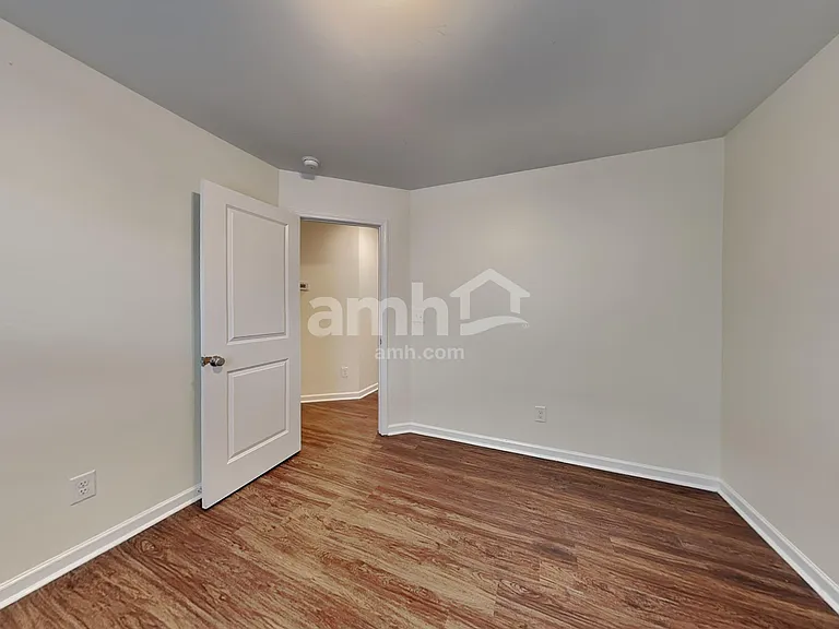 553 Camp Dr — Photo 17
