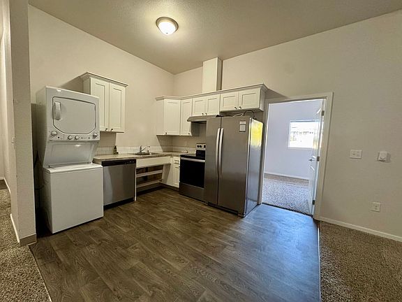3rd image of 1101 Pacific Ave N APT 16