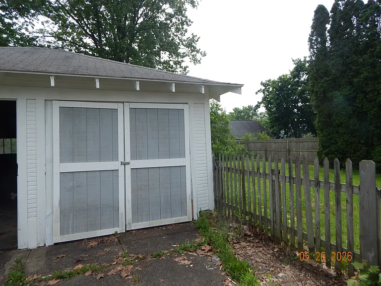 206 Mohican Ave — Photo 4