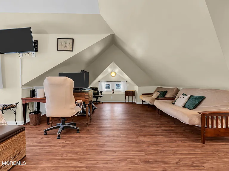 319 Arnold Ave — Photo 17
