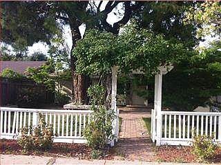 3rd image of 3611 Forest Ave