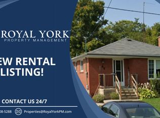 44 Montgomery Ave #2, Whitby, ON L1M1A9